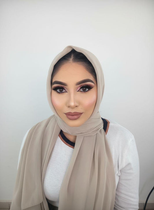 Mehndi Glam Look.jpeg__PID:4f8d1250-9ad5-46ca-8f75-fa33198d2226